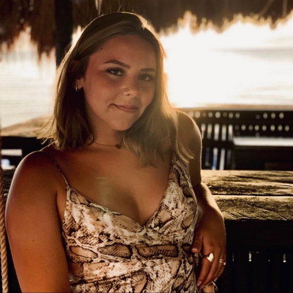 Meet your Posher, Nina - Picture 1 of 1